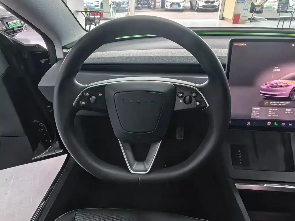 Tesla Model 3 — фото 6