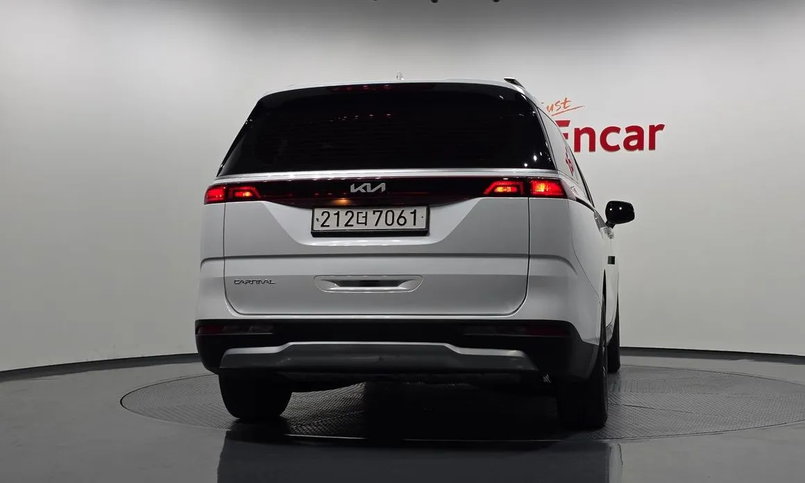 Kia Carnival — фото 10