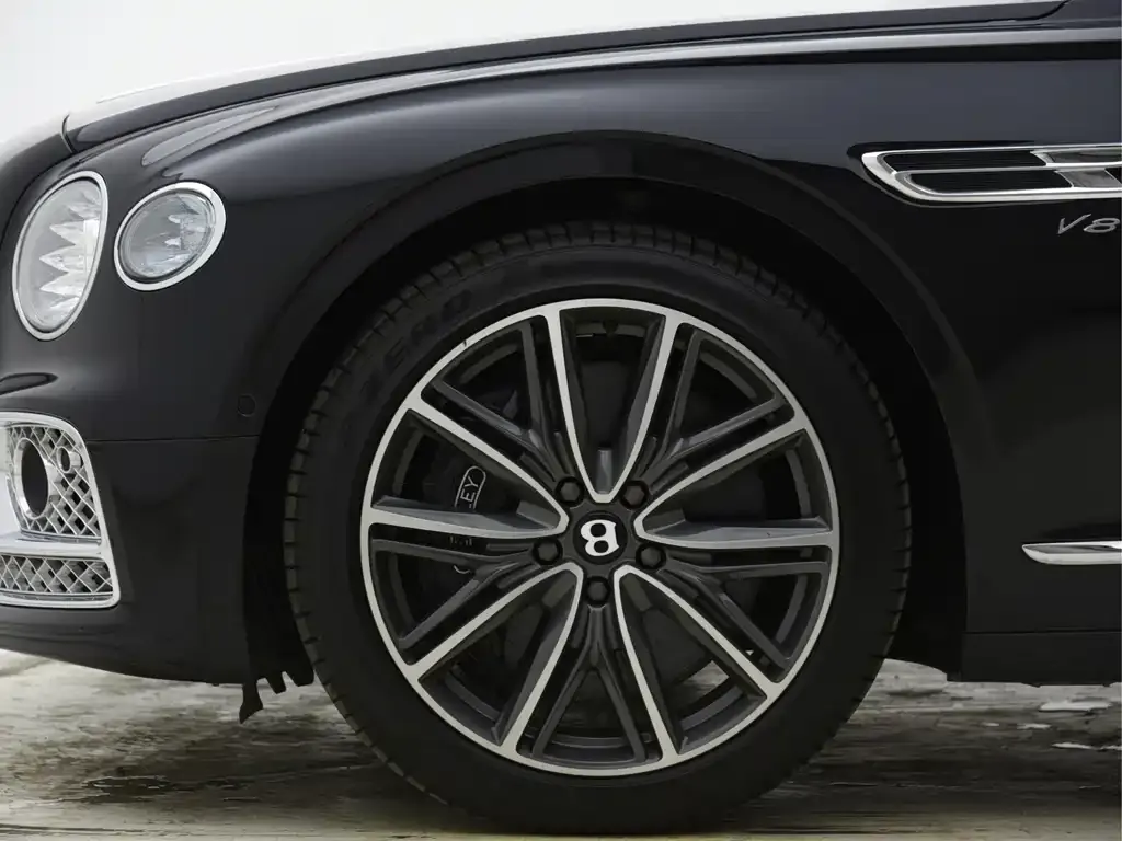 Bentley Flying Spur — фото 3