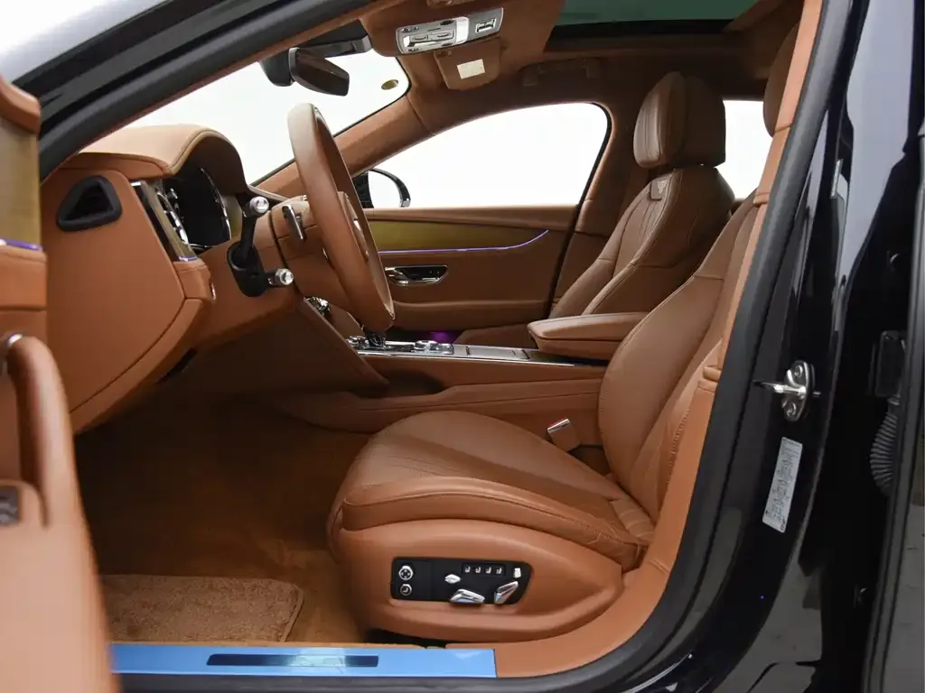 Bentley Flying Spur — фото 2