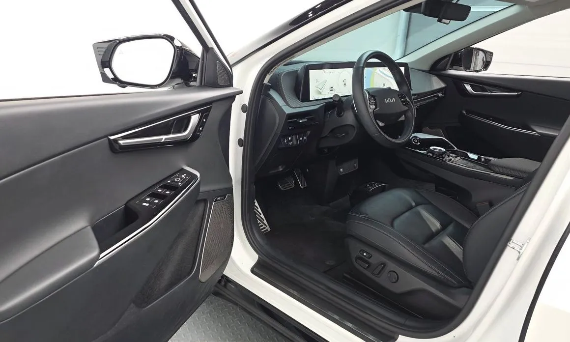 Kia EV6 — фото 8