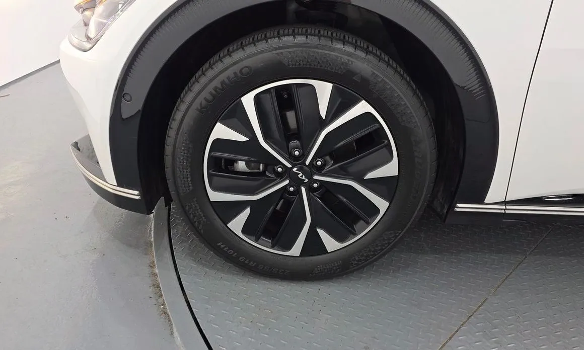 Kia EV6 — фото 7