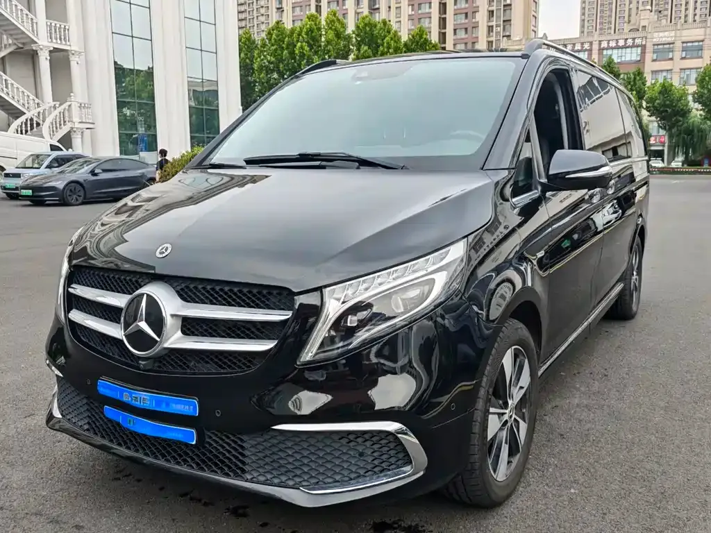 Mercedes-Benz V-Class — фото 1