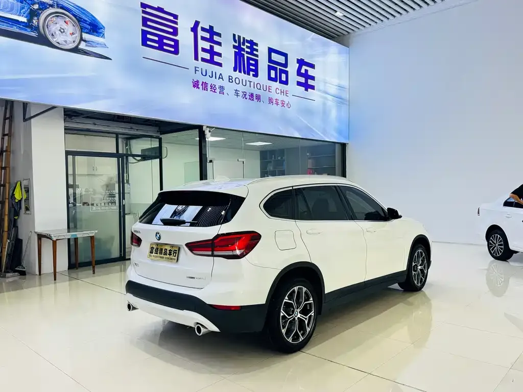 BMW X1 — фото 10