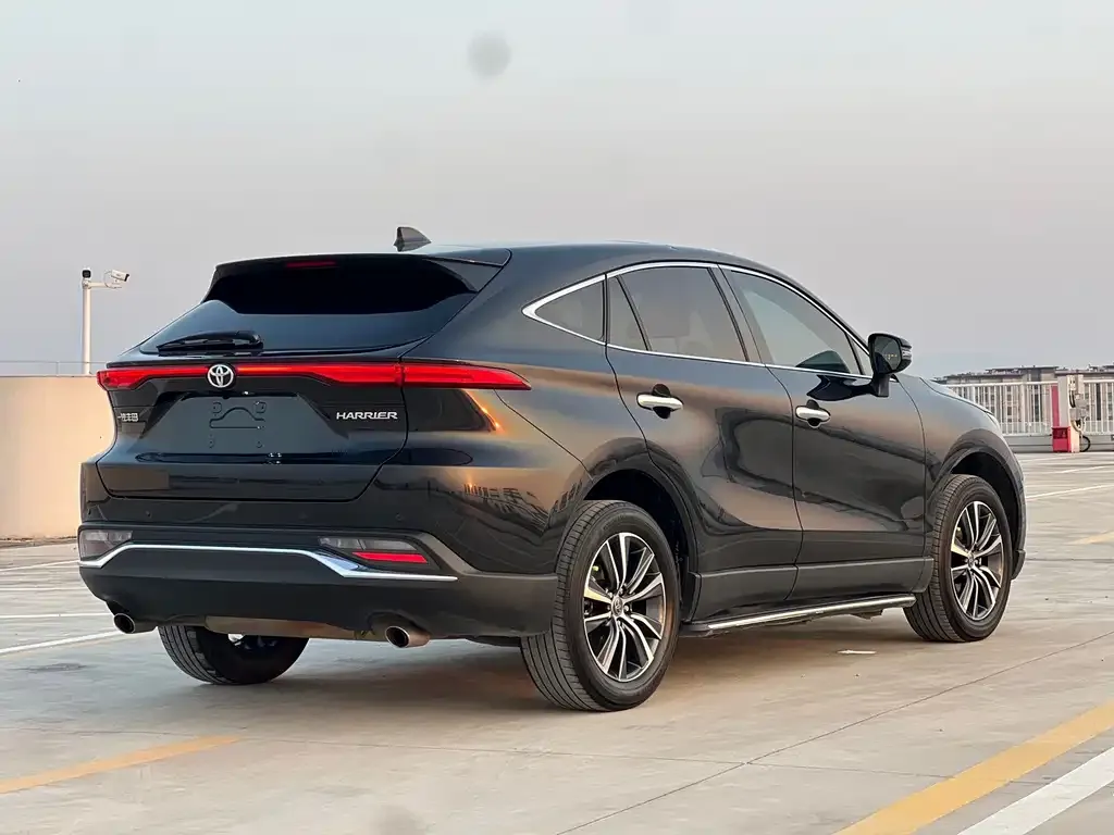 Toyota Harrier — фото 3