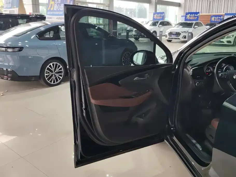 Buick Envision Plus — фото 6