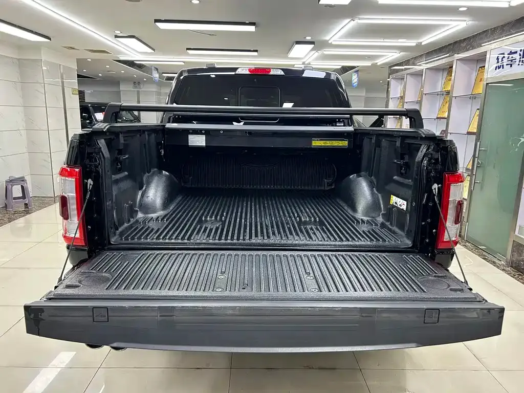Ford F-150 Raptor — фото 9