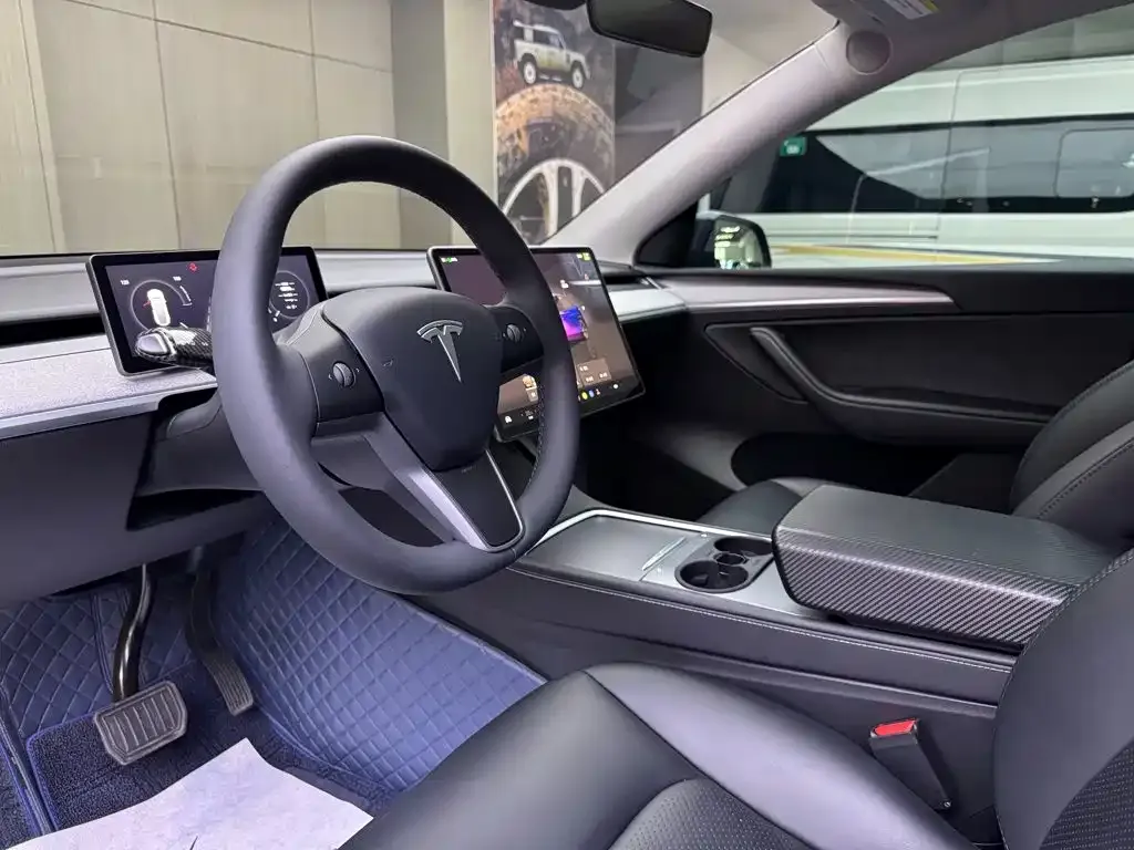 Tesla Model Y — фото 5