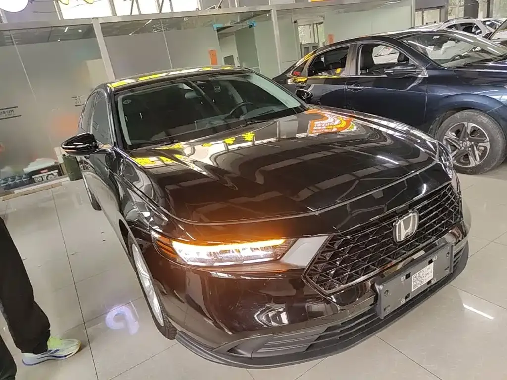 Honda Accord — фото 10