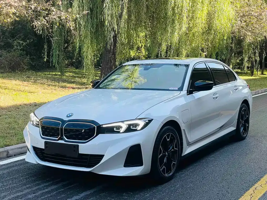 BMW i3 — фото 1
