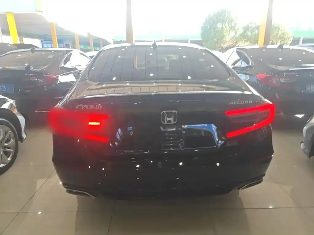 Honda Accord — фото 4