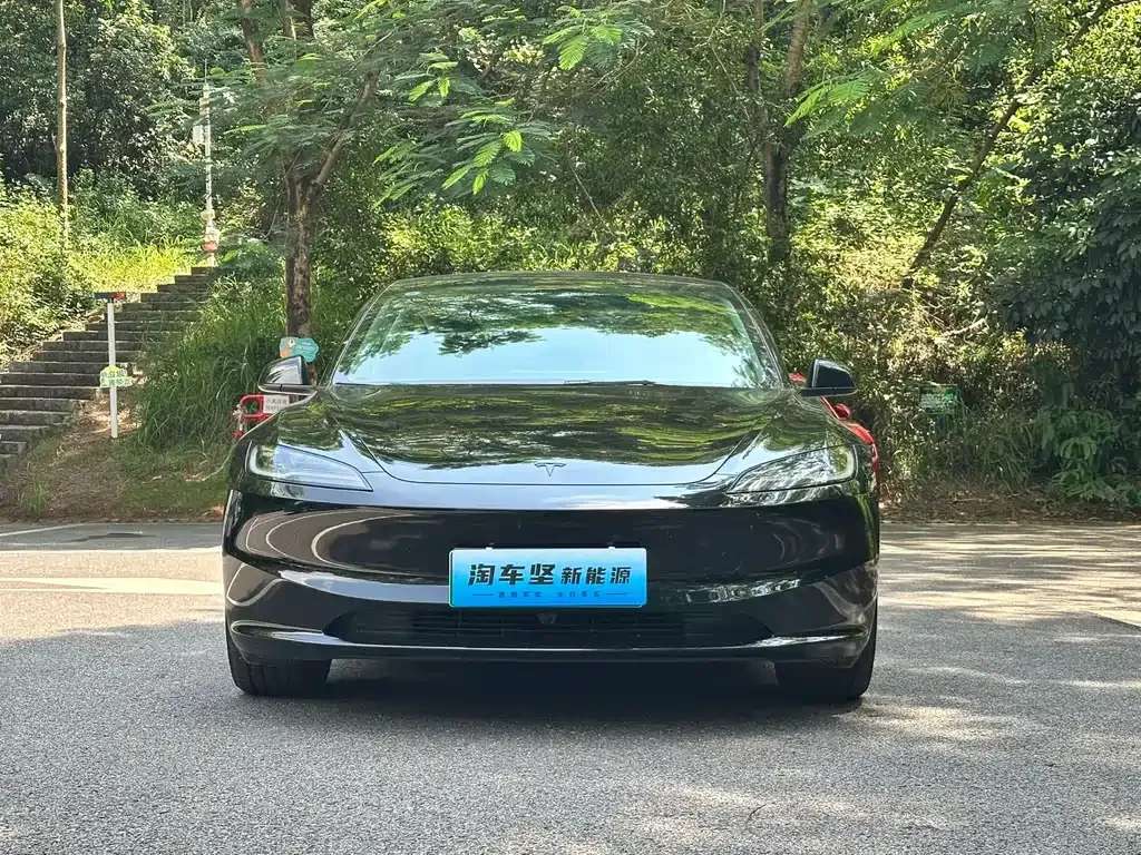 Tesla Model 3 — фото 8