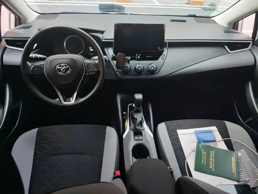 Toyota Corolla — фото 8