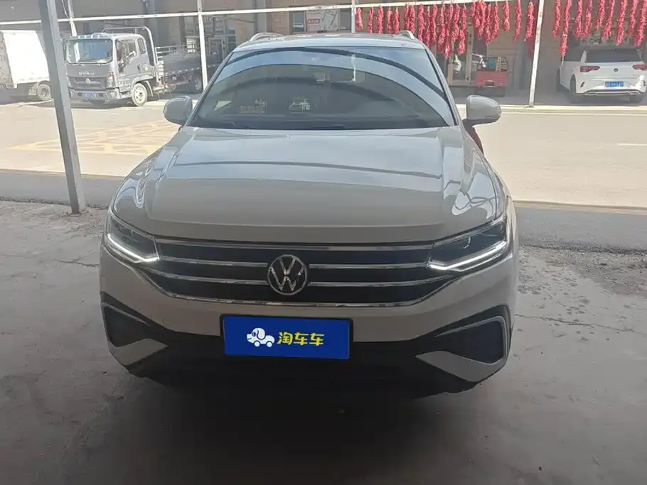 Volkswagen Tiguan L — фото 2
