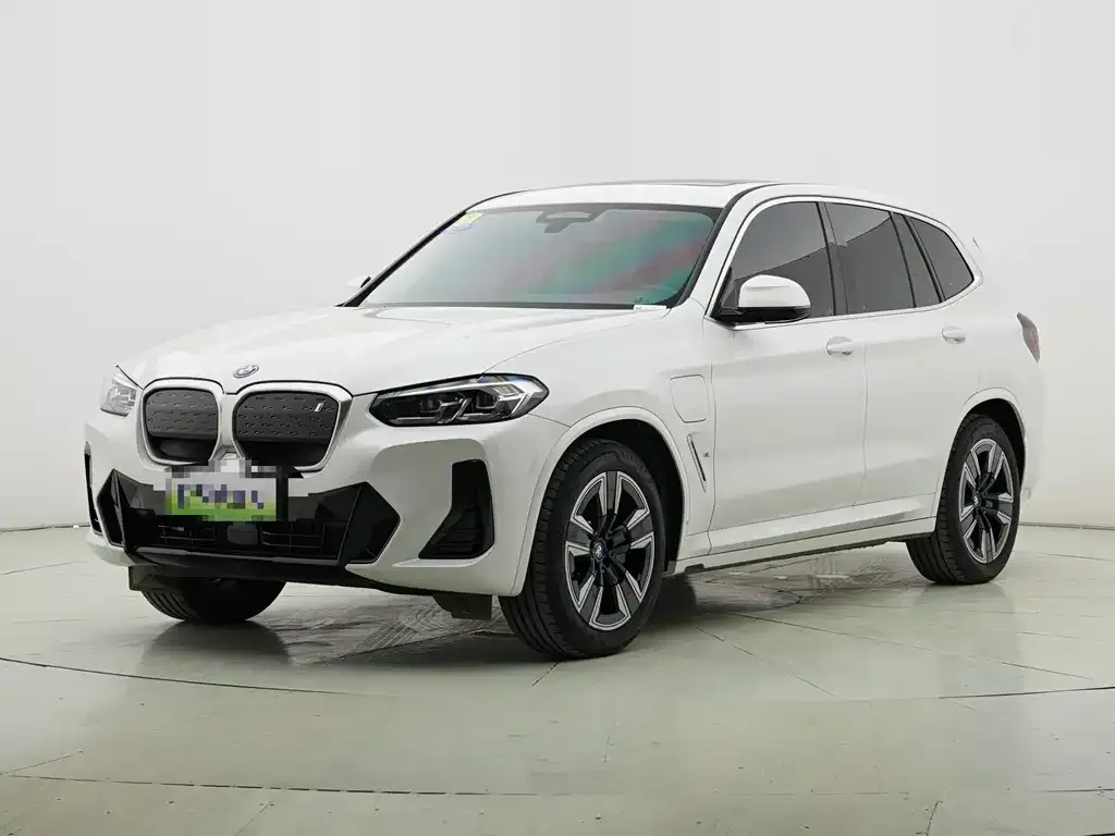 BMW iX3 — фото 1