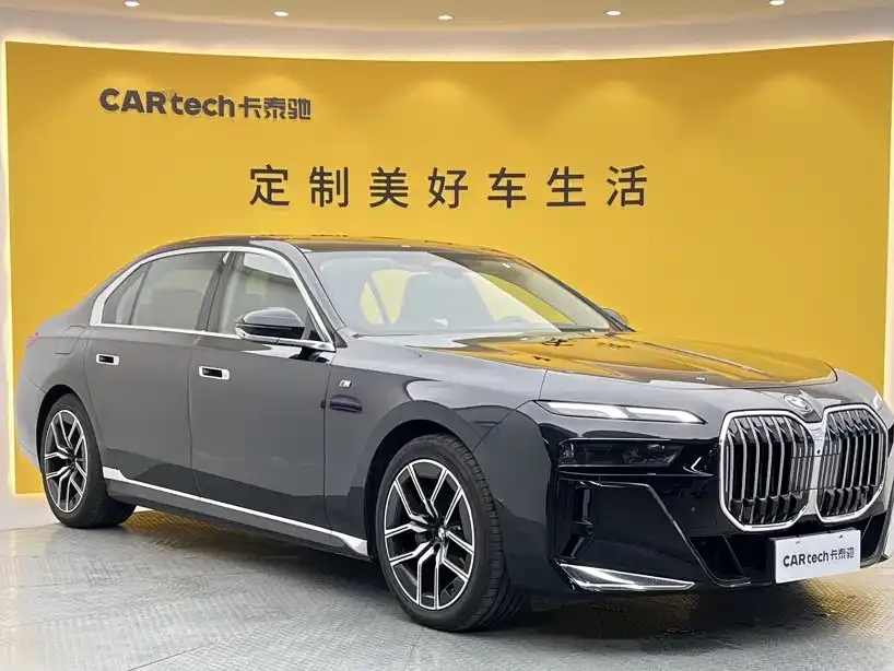 BMW 7 Series — фото 10