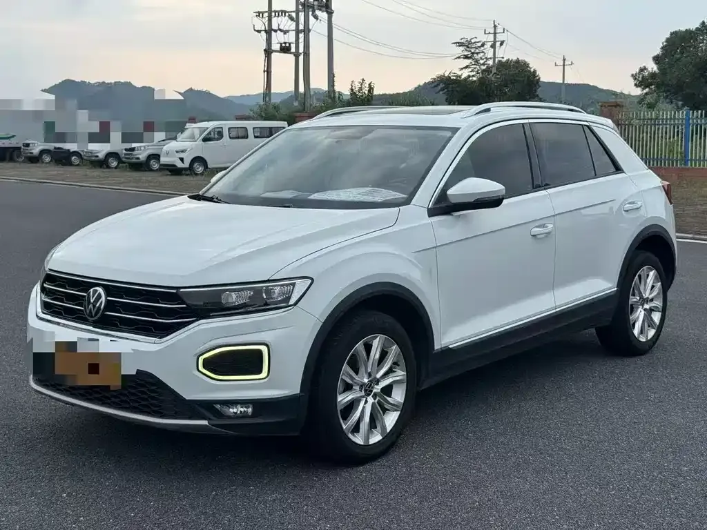 Volkswagen T-Roc — фото 1