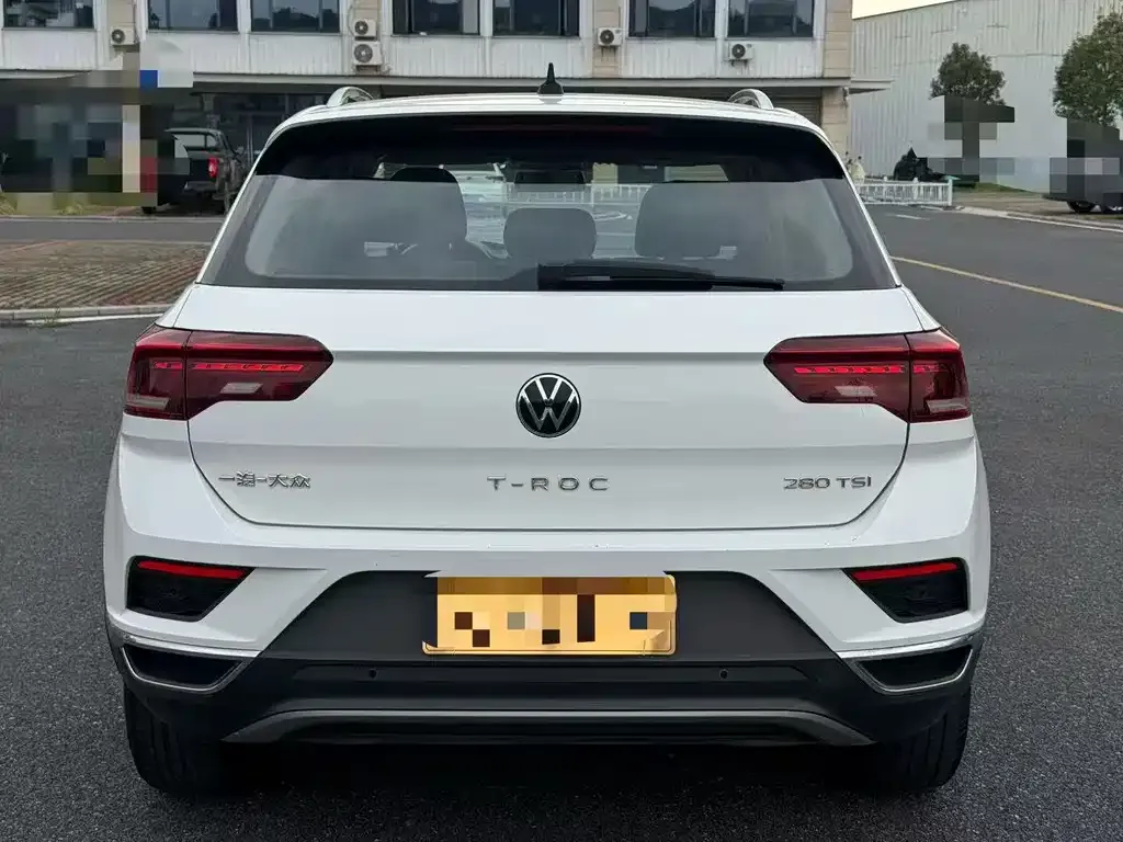 Volkswagen T-Roc — фото 7