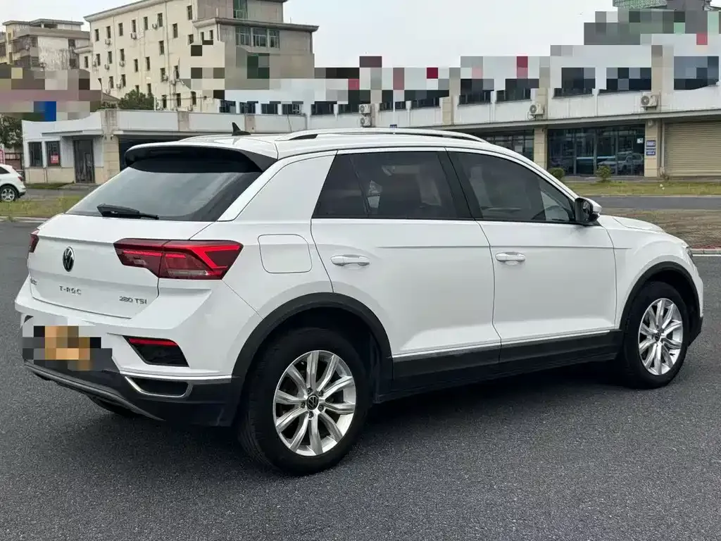 Volkswagen T-Roc — фото 8