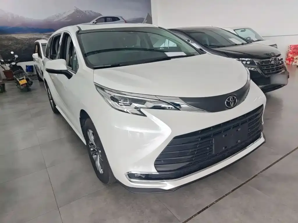 Toyota Sienna — фото 7