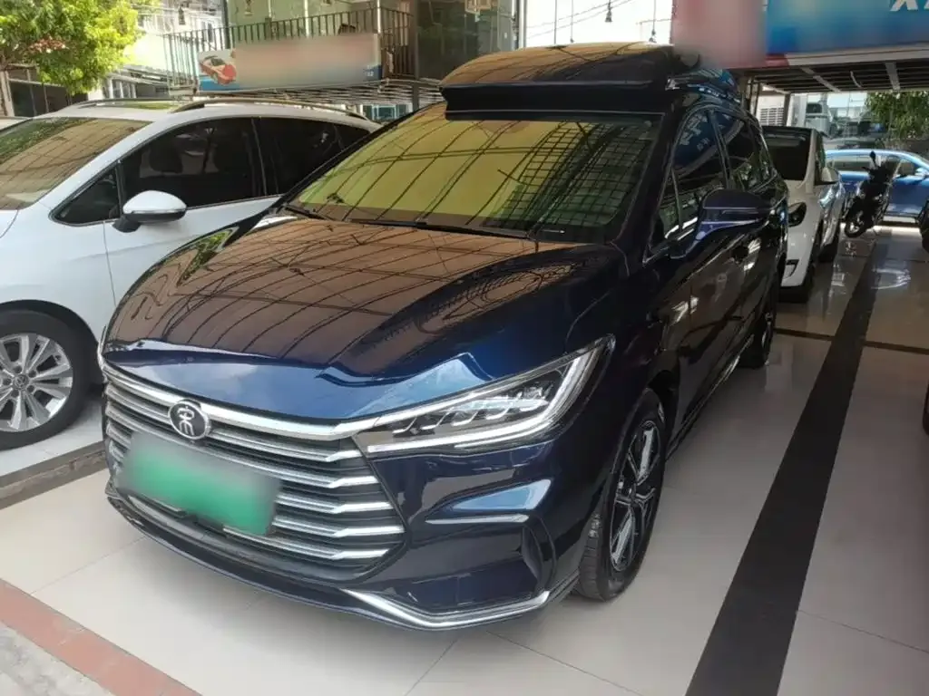BYD MAX New Energy — фото 1