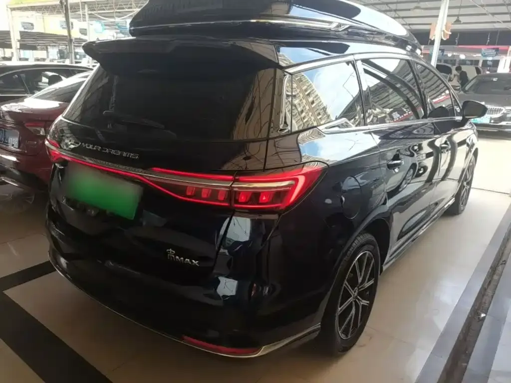 BYD MAX New Energy — фото 10