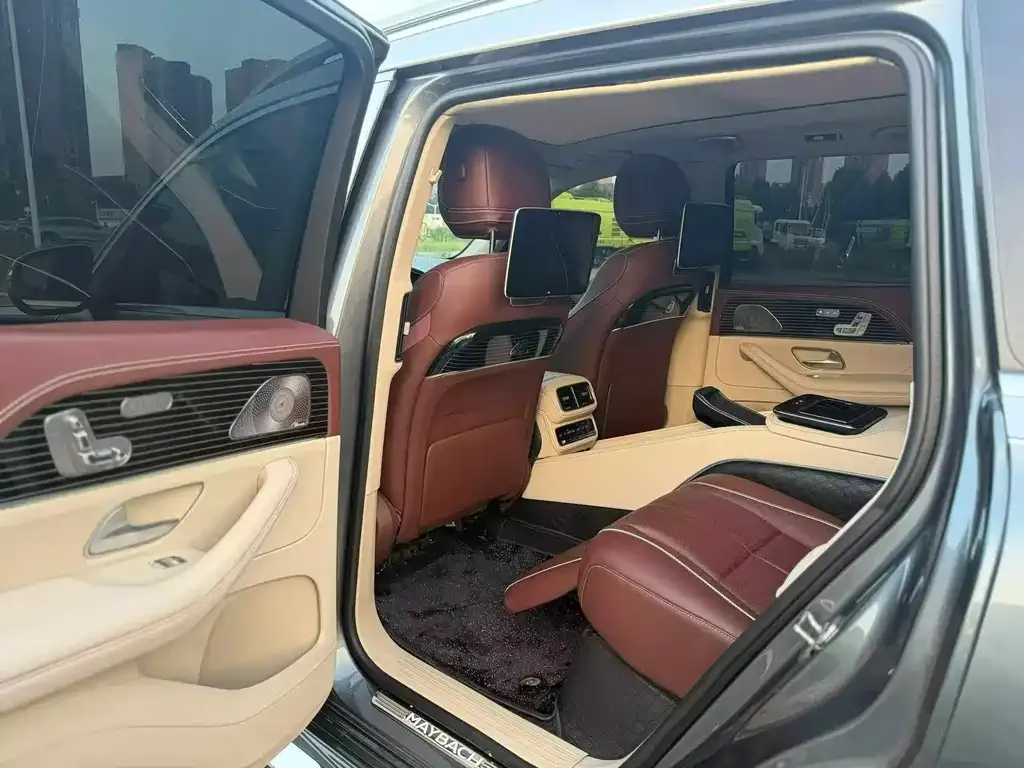 Mercedes-Benz GLS — фото 9