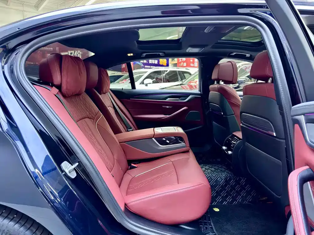 BMW 5 Series — фото 4