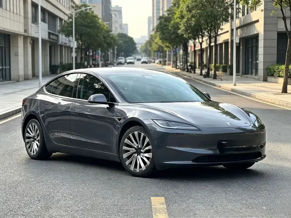 Tesla Model 3 — фото 5