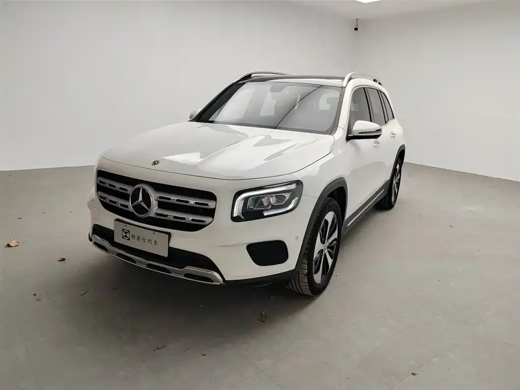 Mercedes-Benz GLB — фото 1