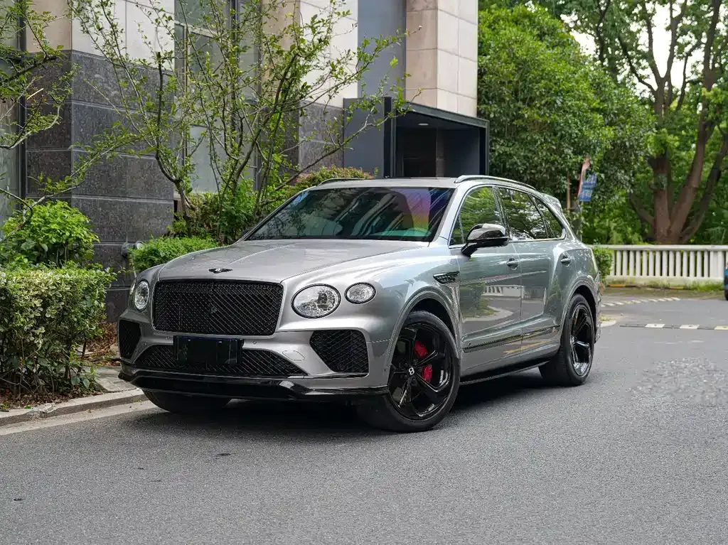 Bentley Bentayga — фото 1