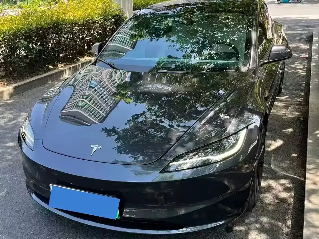 Tesla Model 3 — фото 5