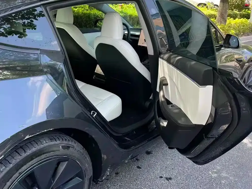 Tesla Model 3 — фото 4
