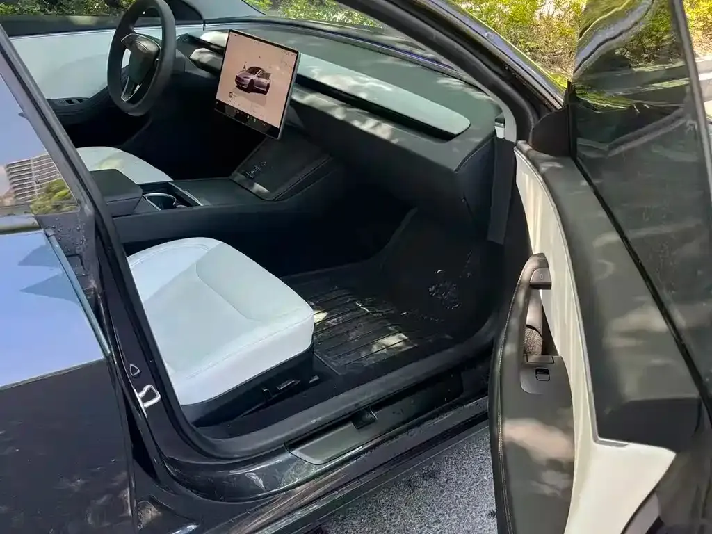 Tesla Model 3 — фото 3