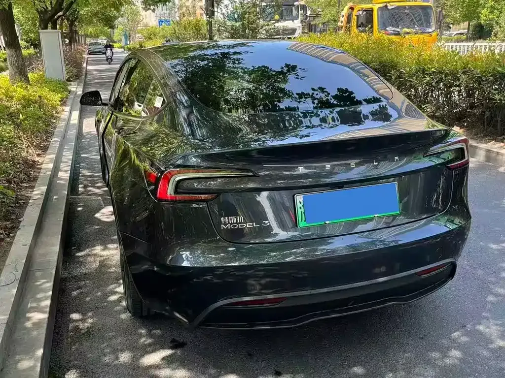 Tesla Model 3 — фото 8