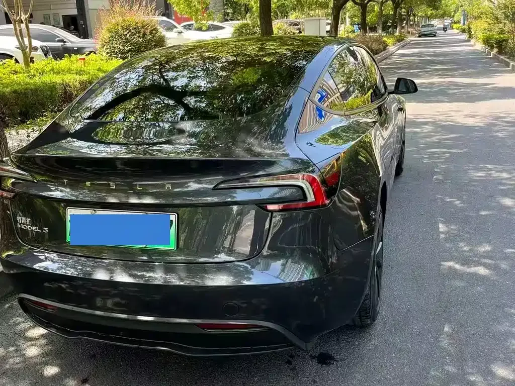 Tesla Model 3 — фото 6