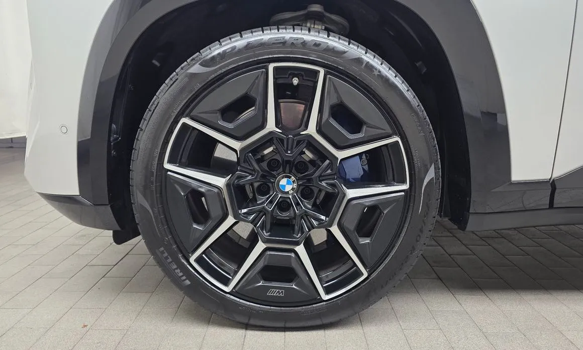 BMW XM — фото 9