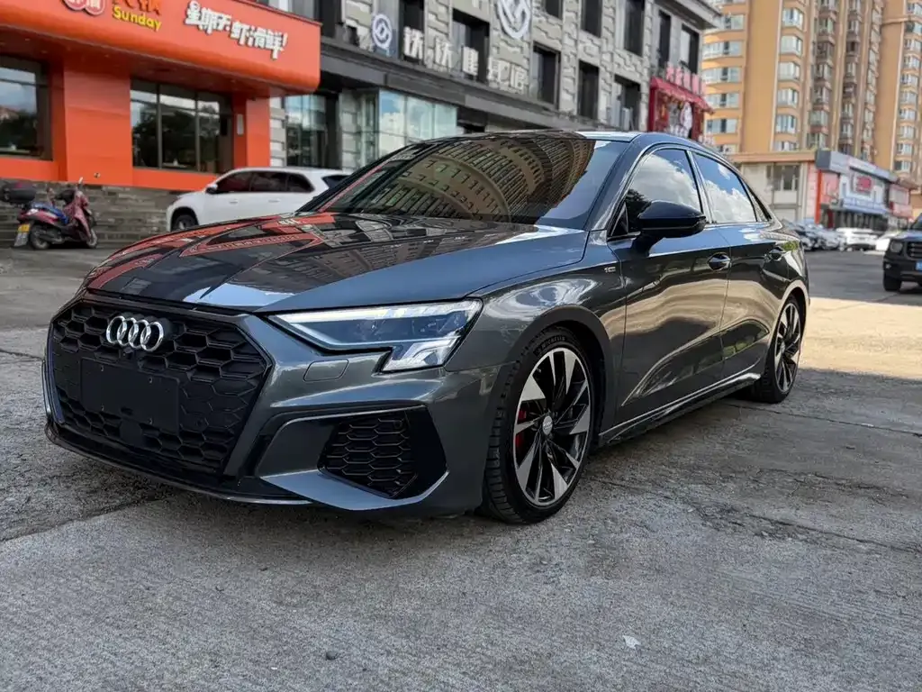 Audi A3 — фото 1