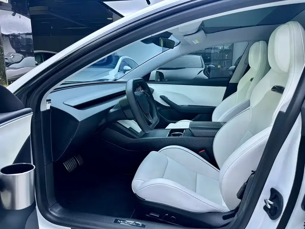 Tesla Model 3 — фото 6