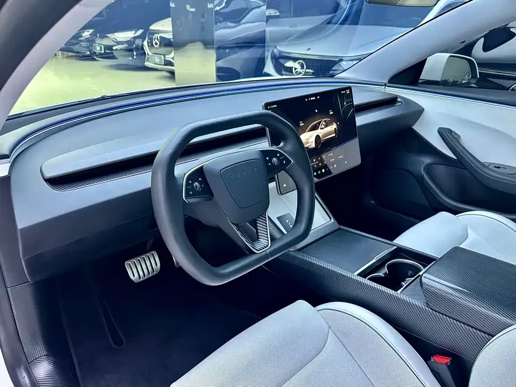 Tesla Model 3 — фото 5