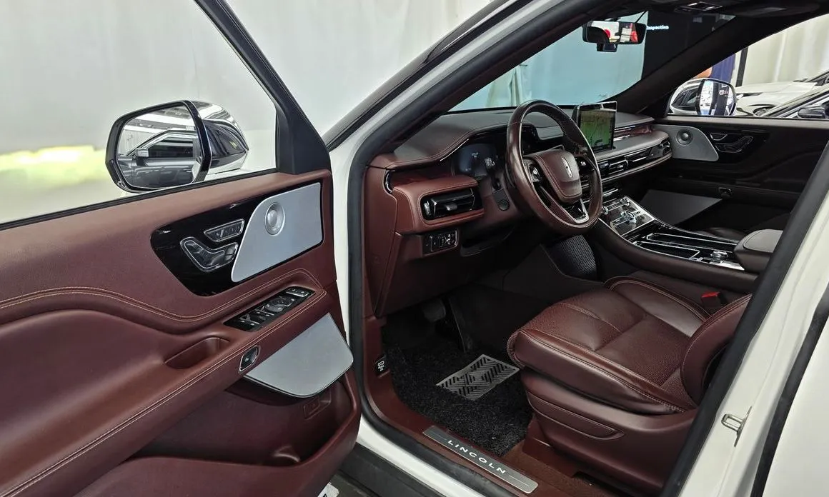 Lincoln Aviator — фото 8