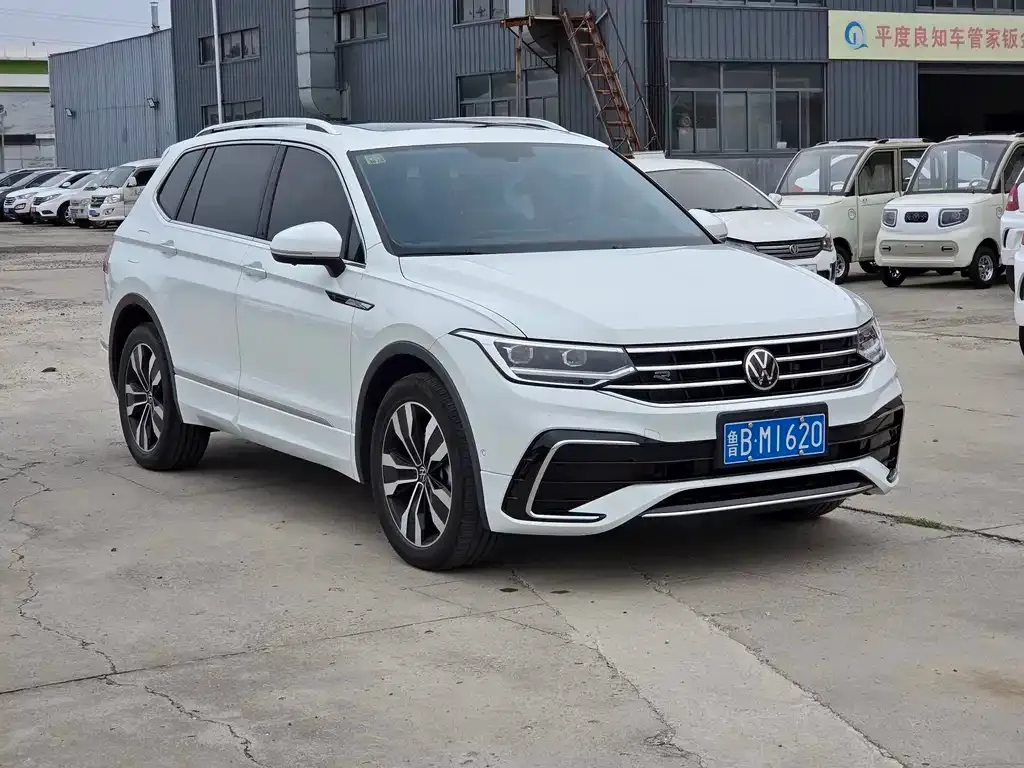 Volkswagen Tiguan L — фото 6