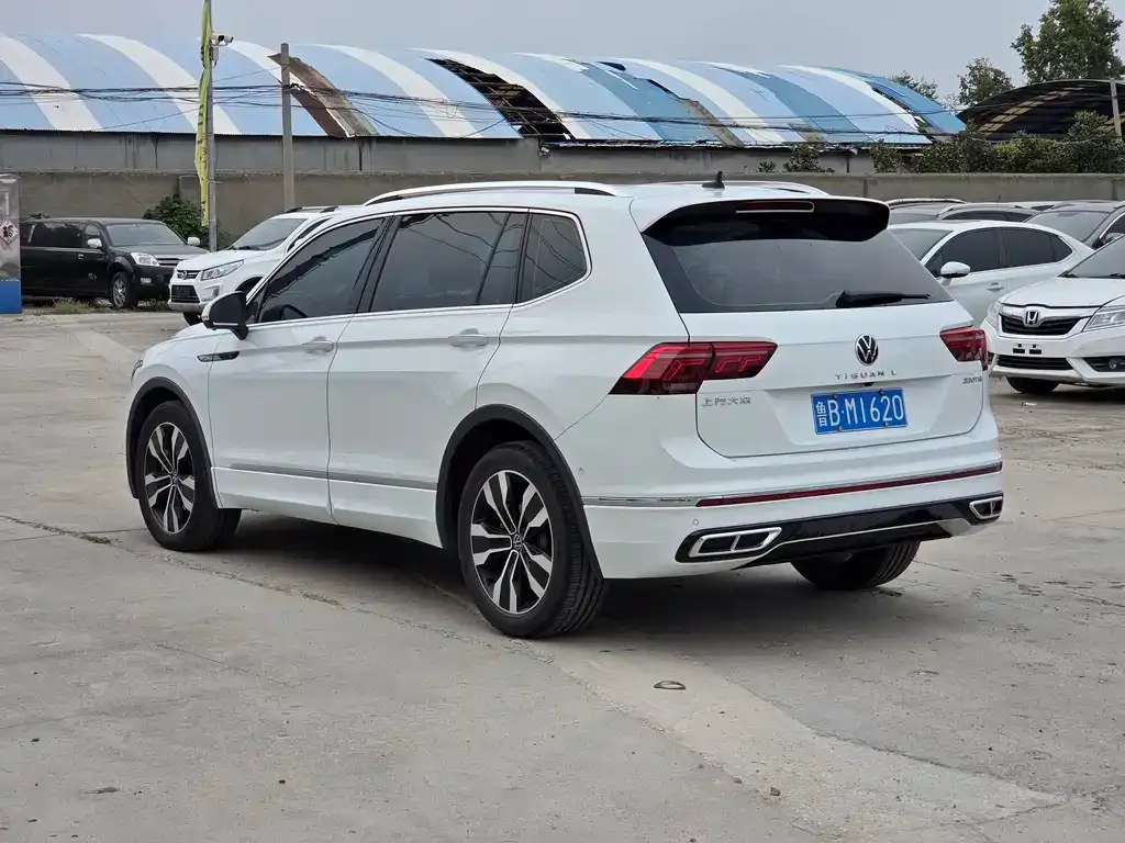 Volkswagen Tiguan L — фото 7