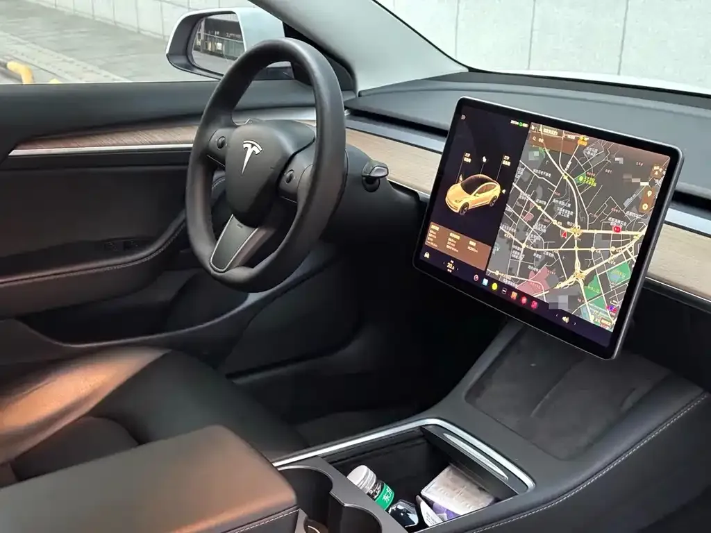 Tesla Model 3 — фото 2