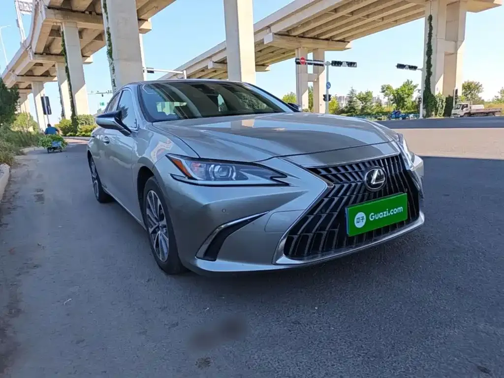 Lexus ES — фото 9