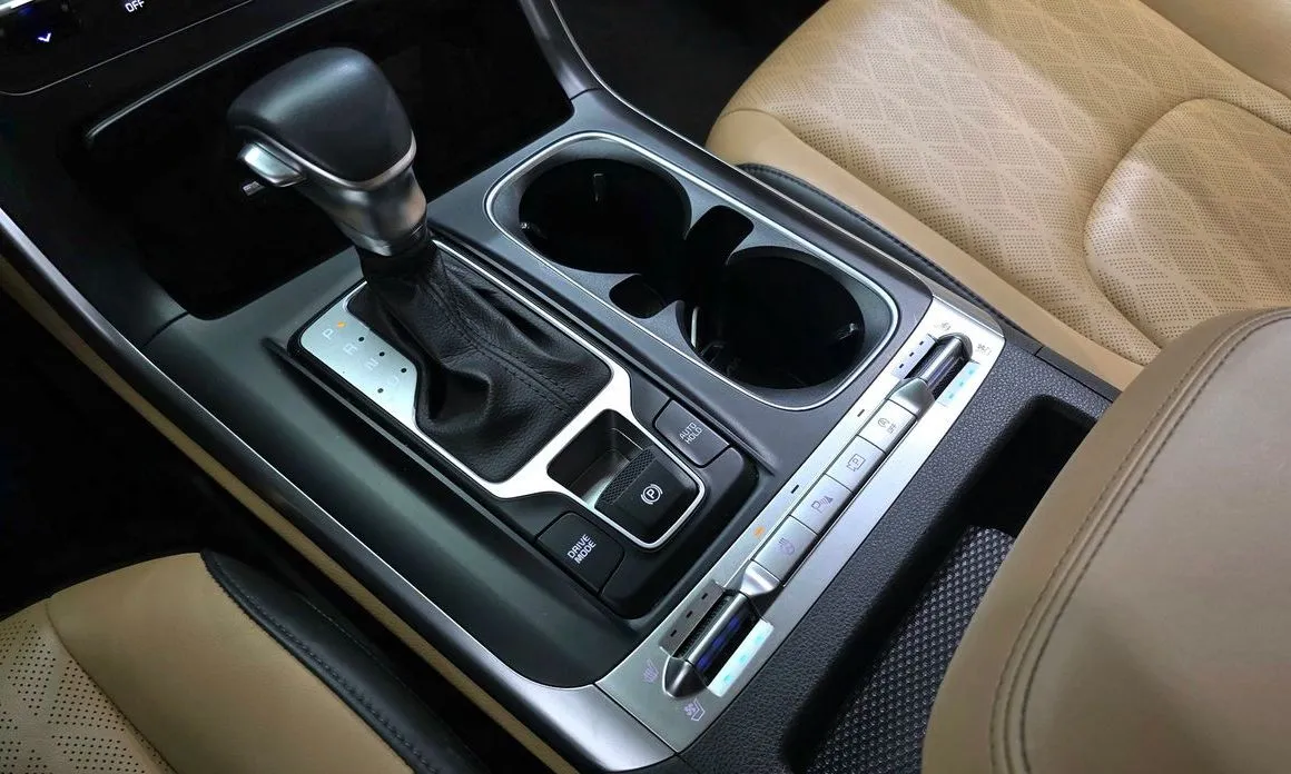 Kia Carnival — фото 10