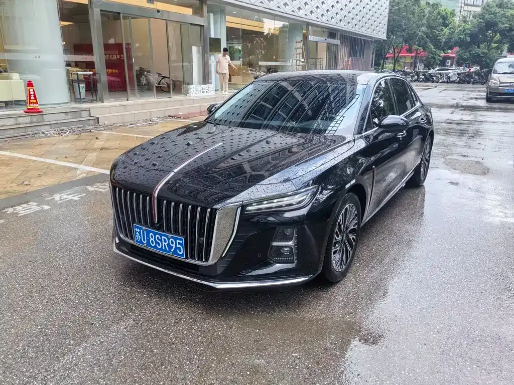 Hongqi H5 — фото 1