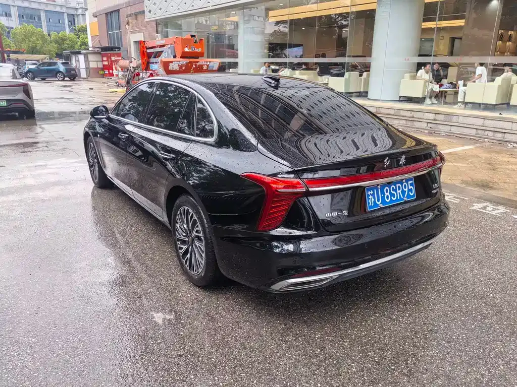 Hongqi H5 — фото 6