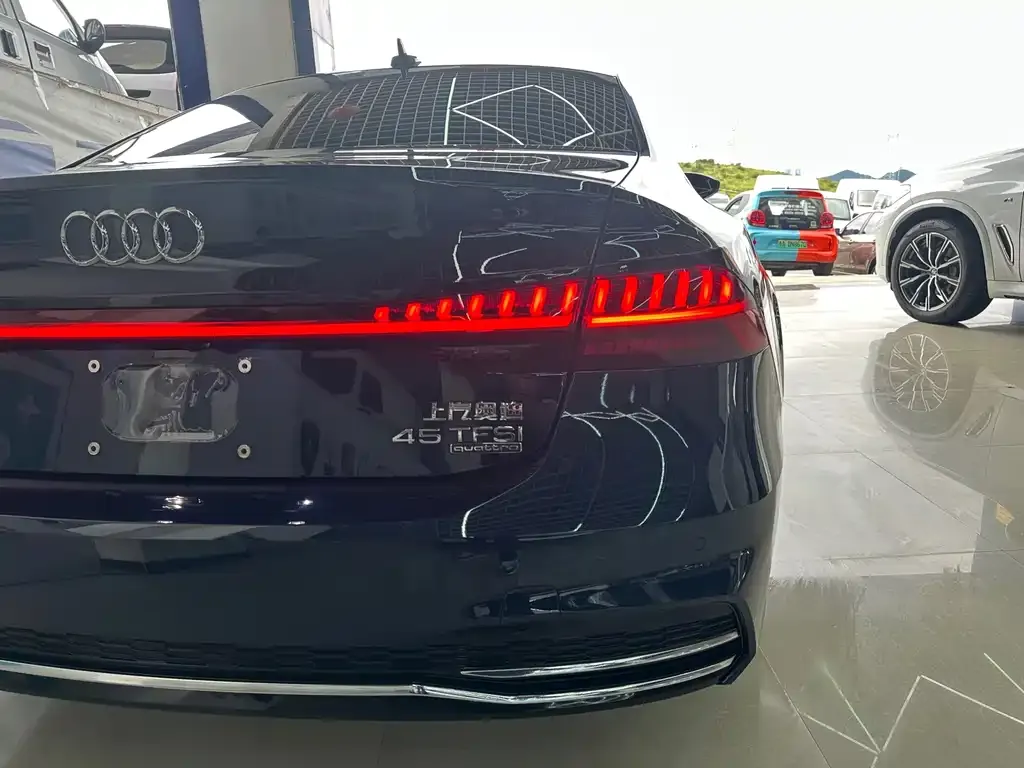 Audi A7L — фото 2