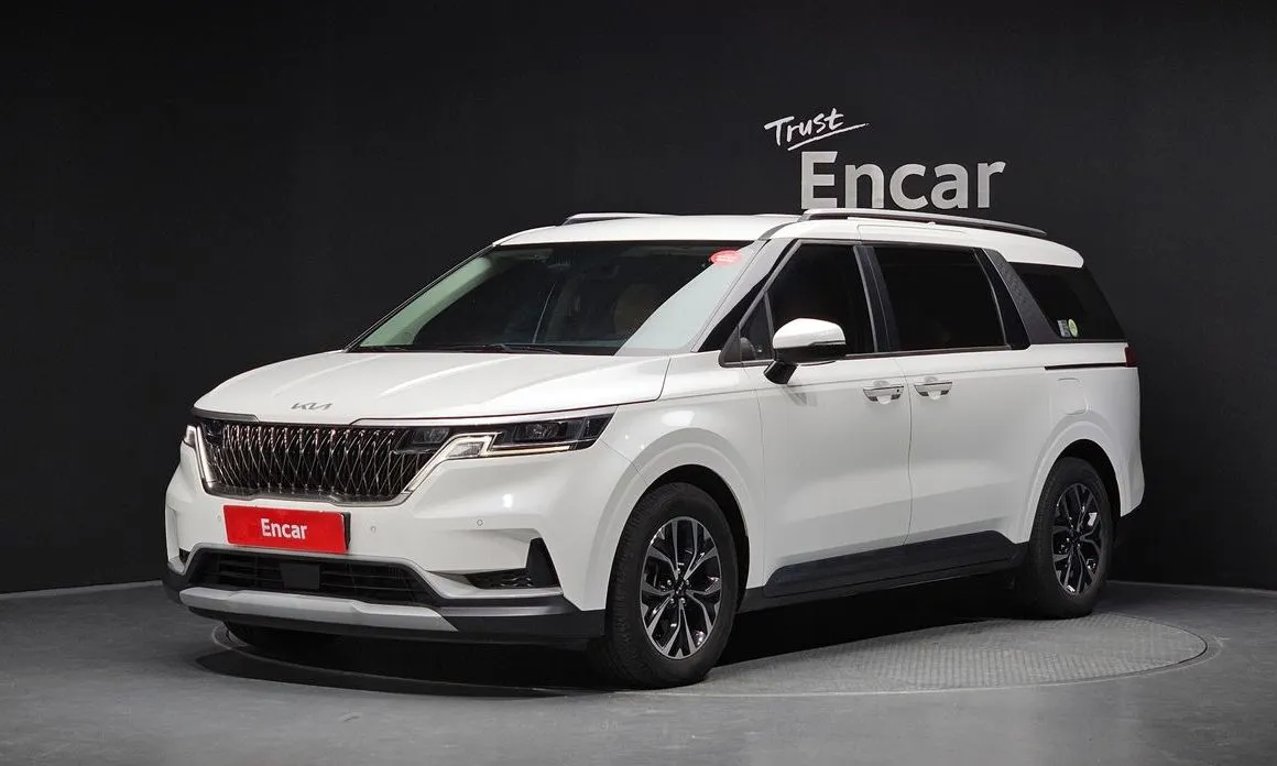 Kia Carnival — фото 1